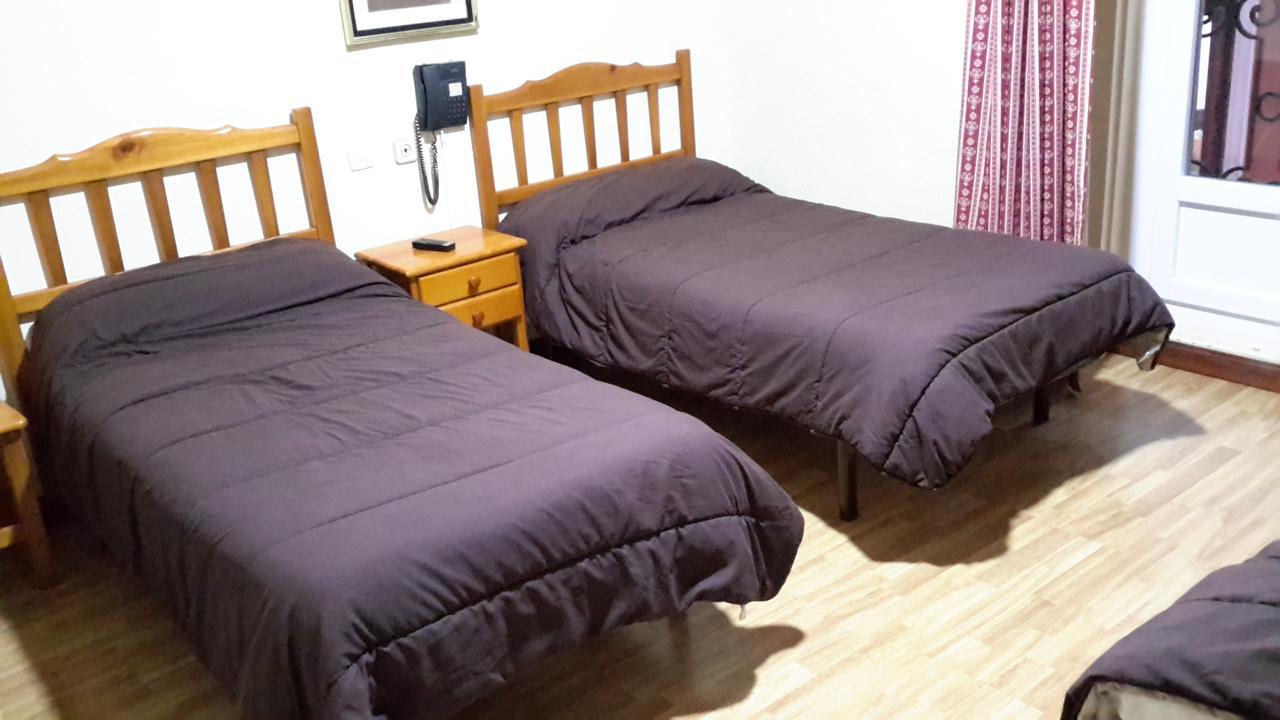Hostal Rio Parana Madrid Eksteriør billede