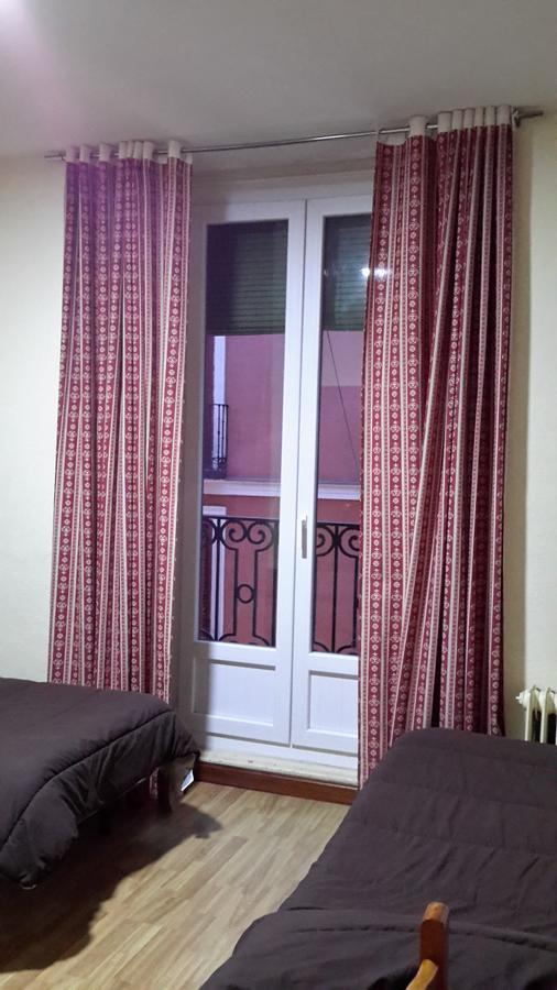 Hostal Rio Parana Madrid Eksteriør billede