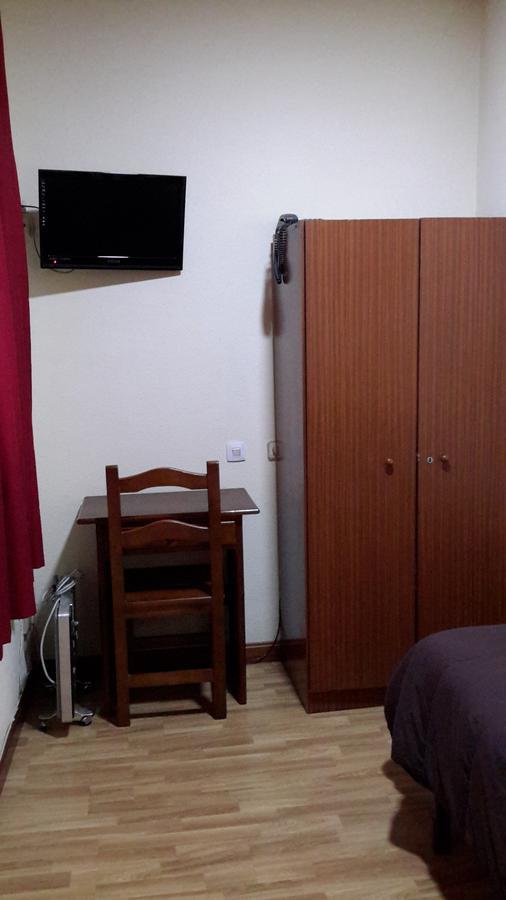 Hostal Rio Parana Madrid Eksteriør billede