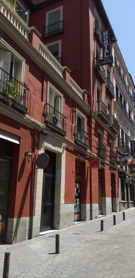 Hostal Rio Parana Madrid Eksteriør billede