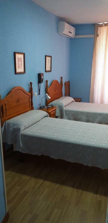 Hostal Rio Parana Madrid Eksteriør billede