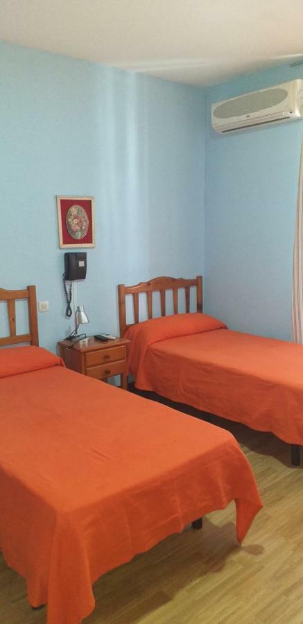 Hostal Rio Parana Madrid Eksteriør billede