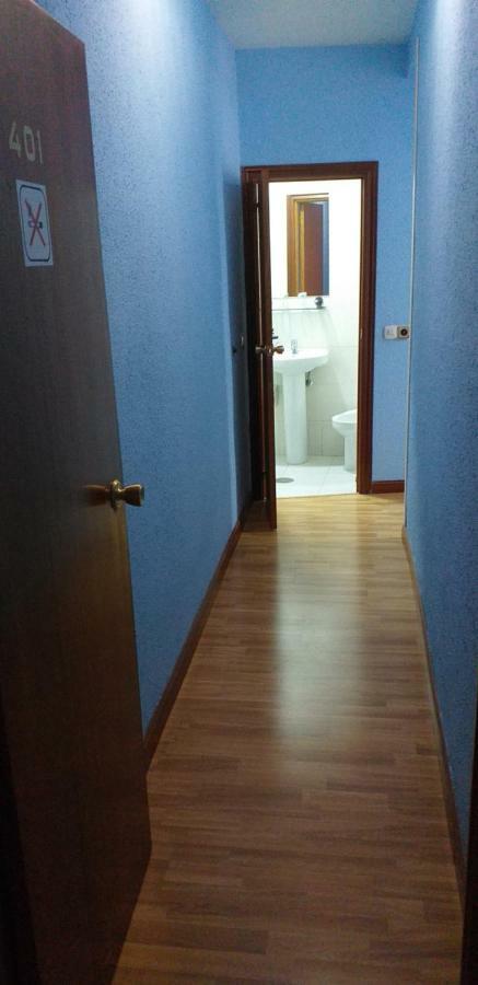 Hostal Rio Parana Madrid Eksteriør billede